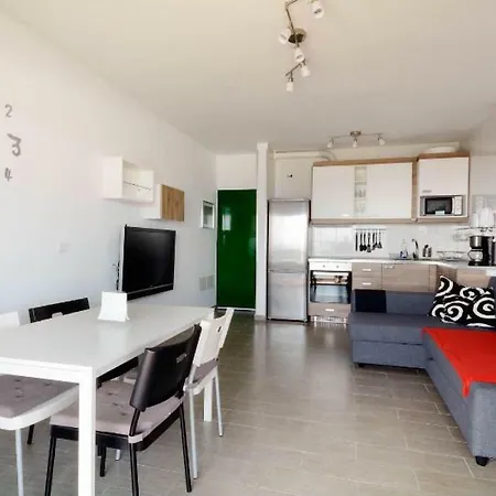 Belinda With Sea View, Sat-tv, Wifi, Only 200m From Playa Grande *
