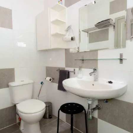 Daire Belinda With Sea View, Sat-tv, Wifi, Only 200m From Playa Grande Lanzarote Island